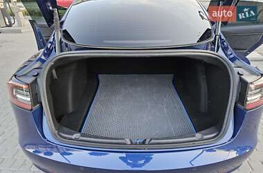 Седан Tesla Model 3 2022 в 