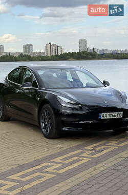 Седан Tesla Model 3 2019 в Києві