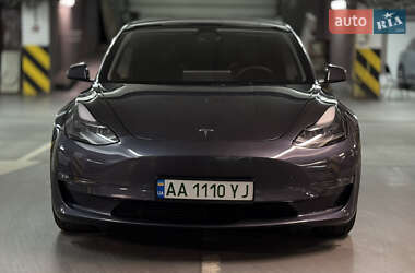 Седан Tesla Model 3 2022 в 