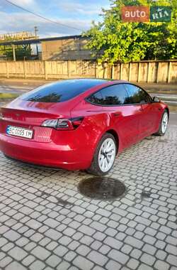Седан Tesla Model 3 2022 в 