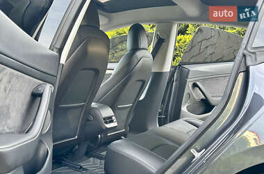 Седан Tesla Model 3 2021 в 