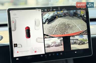 Седан Tesla Model 3 2022 в 