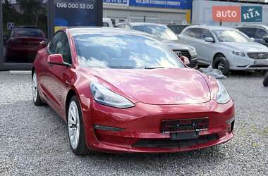 Седан Tesla Model 3 2022 в 