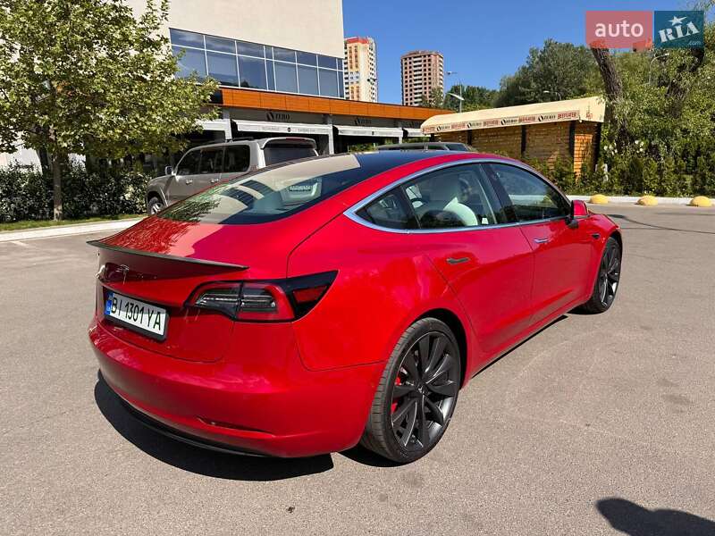 Седан Tesla Model 3 2020 в Виннице