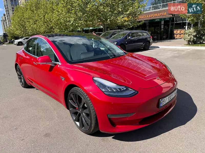 Tesla Model 3 2020