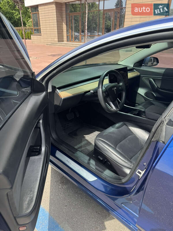 Седан Tesla Model 3 2019 в Кременчуге
