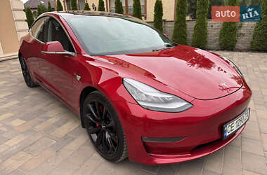 Седан Tesla Model 3 2019 в Чернівцях