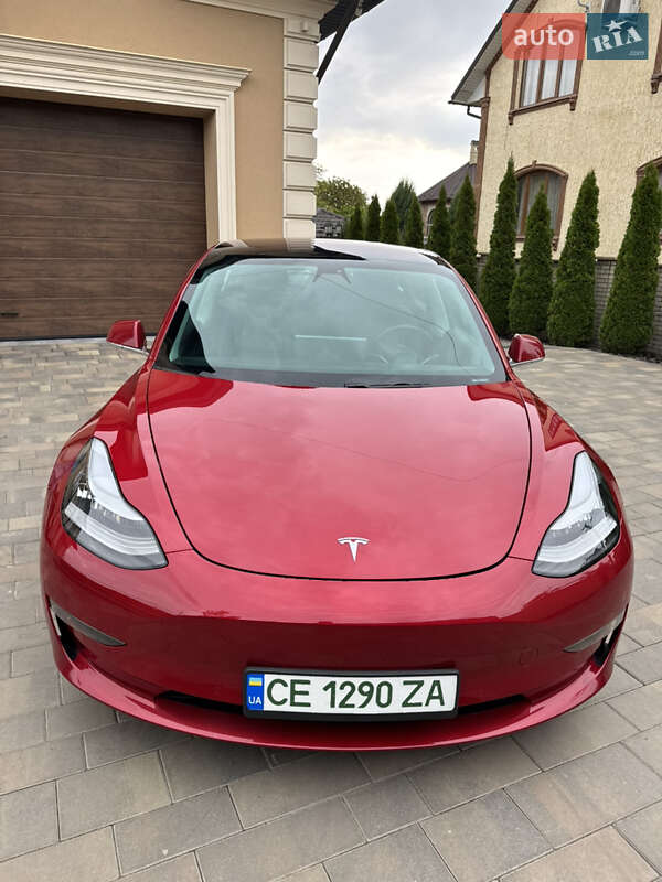 Седан Tesla Model 3 2019 в Черновцах