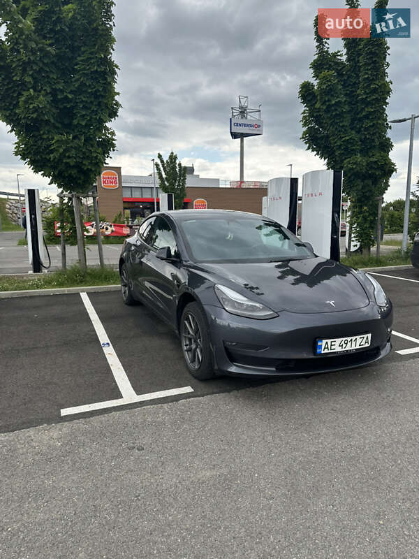 Седан Tesla Model 3 2022 в Тячеве
