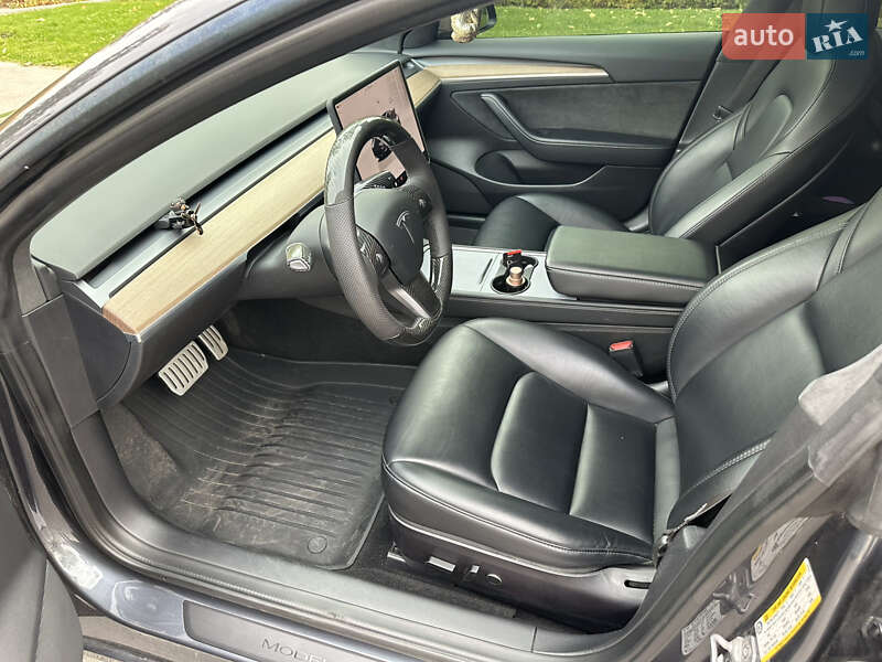 Седан Tesla Model 3 2022 в Тячеве