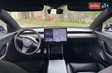 Седан Tesla Model 3 2020 в 