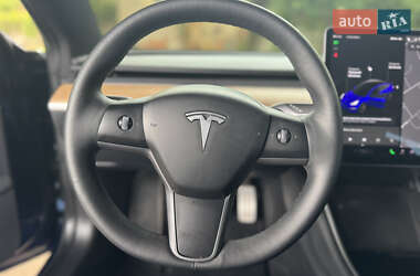 Седан Tesla Model 3 2020 в 