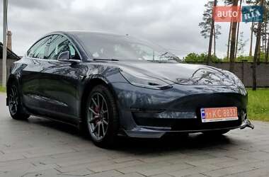 Седан Tesla Model 3 2019 в 