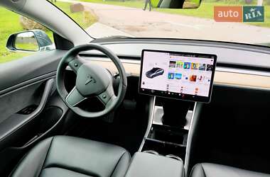 Седан Tesla Model 3 2019 в 
