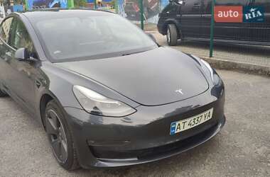 Седан Tesla Model 3 2021 в Надворной