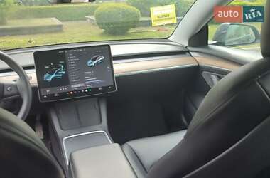 Седан Tesla Model 3 2021 в Надворной