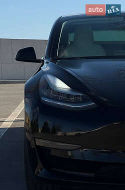 Седан Tesla Model 3 2018 в 