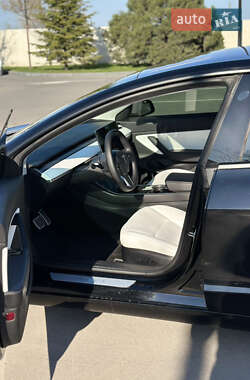Седан Tesla Model 3 2018 в 