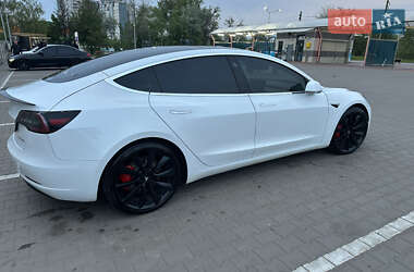 Седан Tesla Model 3 2020 в 