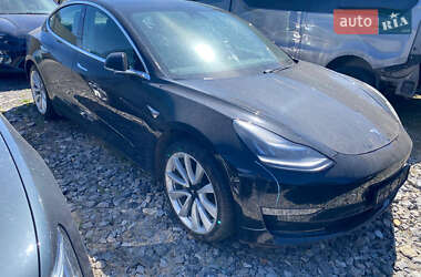 Седан Tesla Model 3 2020 в Львове