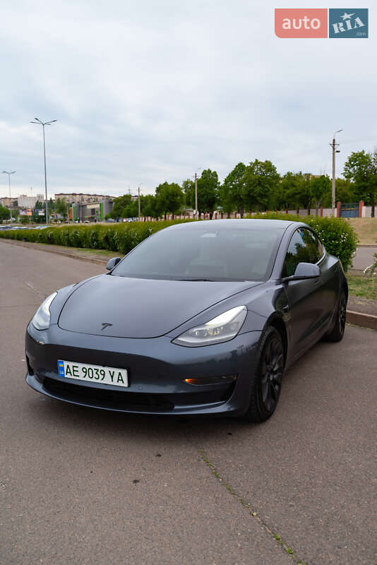 Tesla Model 3 2021