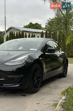 Седан Tesla Model 3 2021 в Львові