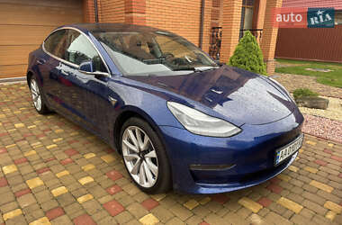 Седан Tesla Model 3 2019 в Киеве