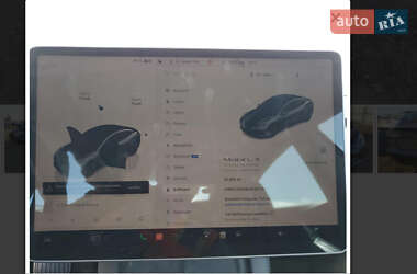 Седан Tesla Model 3 2022 в 