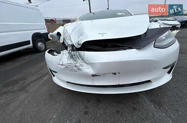 Седан Tesla Model 3 2020 в 