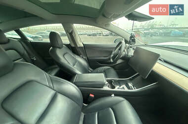 Седан Tesla Model 3 2020 в 