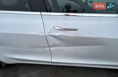 Седан Tesla Model 3 2020 в 