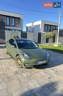 Седан Tesla Model 3 2019 в 