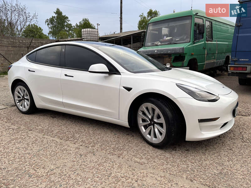 Седан Tesla Model 3 2022 в Києві
