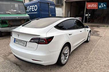 Седан Tesla Model 3 2022 в 