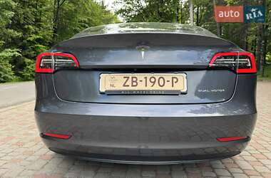 Седан Tesla Model 3 2019 в 