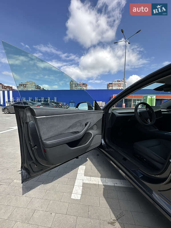 Седан Tesla Model 3 2024 в Умани
