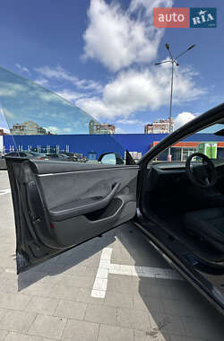 Седан Tesla Model 3 2024 в 