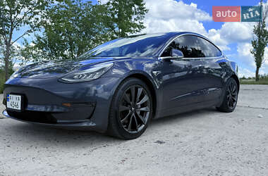 Седан Tesla Model 3 2018 в Южноукраинске