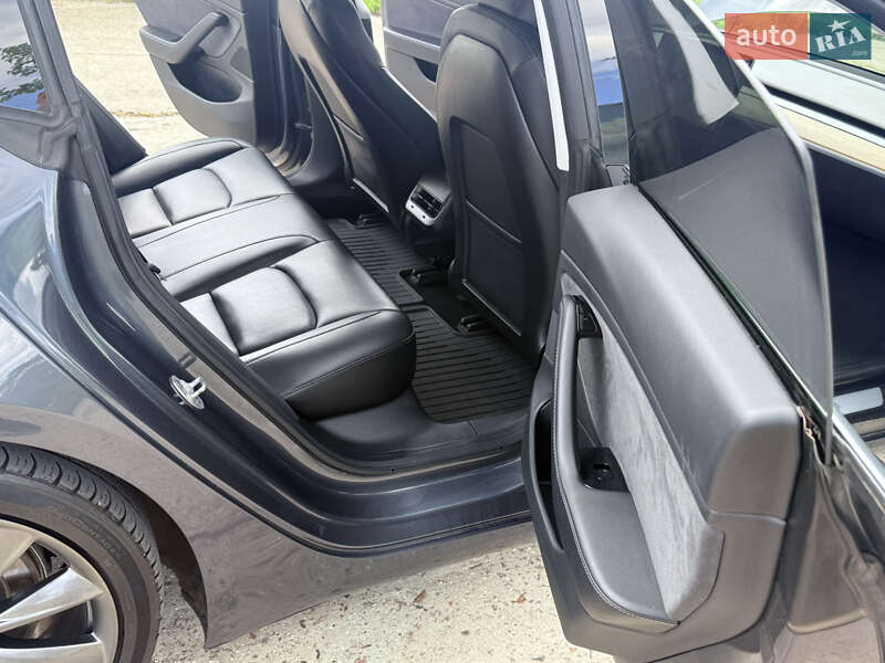 Седан Tesla Model 3 2018 в Южноукраинске фото 22 Седан Tesla Model 3 2018 в Южноукраинске