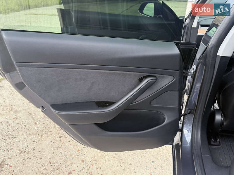 Седан Tesla Model 3 2018 в Южноукраинске фото 26 Седан Tesla Model 3 2018 в Южноукраинске
