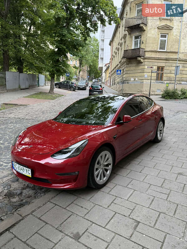 Tesla Model 3 2021