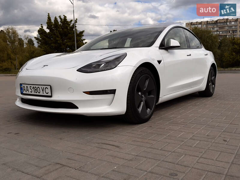 Tesla Model 3 2022