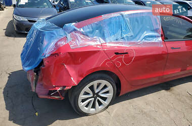 Седан Tesla Model 3 2022 в 