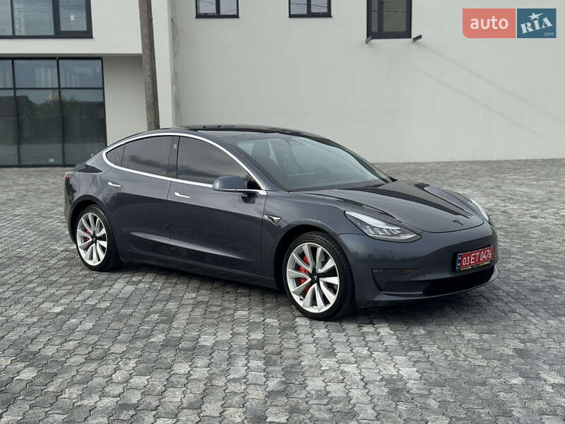 Tesla Model 3 2020