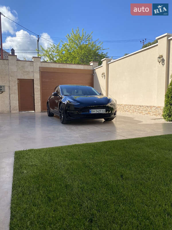 Седан Tesla Model 3 2021 в Одесі