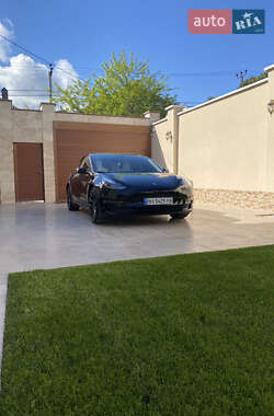 Седан Tesla Model 3 2021 в 