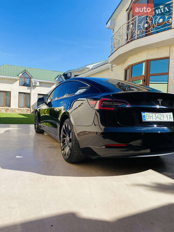 Седан Tesla Model 3 2021 в Одесі