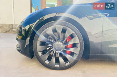 Седан Tesla Model 3 2021 в 