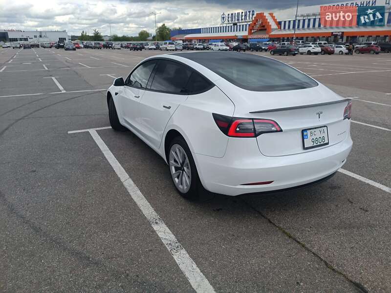 Седан Tesla Model 3 2020 в Киеве