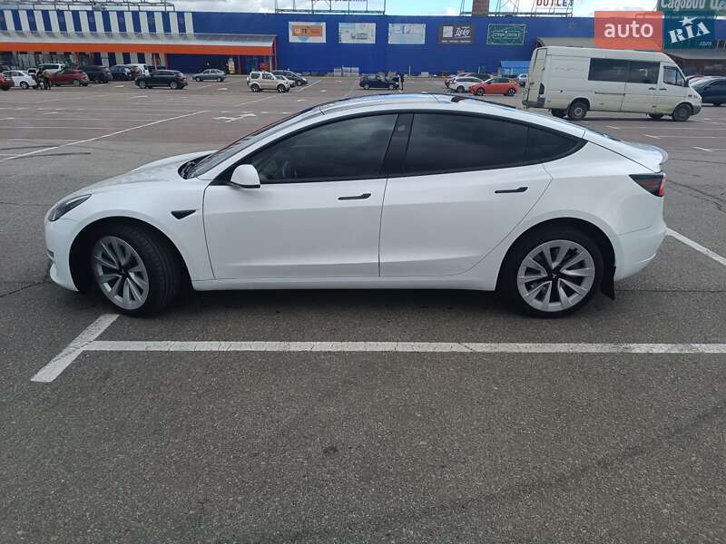 Седан Tesla Model 3 2020 в Киеве
